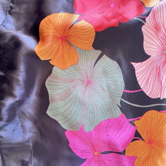 Botanical Silk-Feel Scarf Vibrant Floral 34” Square Elegant - Picture 3 of 11